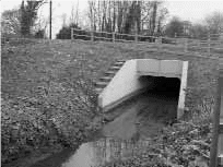 A cast in situ headwall and wing walls for pre-cast box culvert units