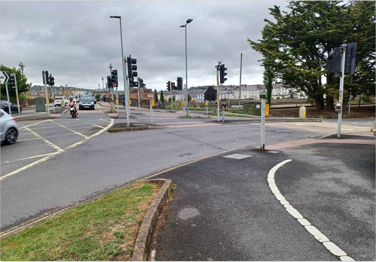 Current view of the Longbridge junction with 12 signal heads and 3 crossings.