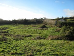 In-field earthwork remains of platforms and enclosures of possible medieval date.