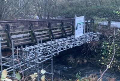 Photo of scaffolding on the existing Foxhole footbridge