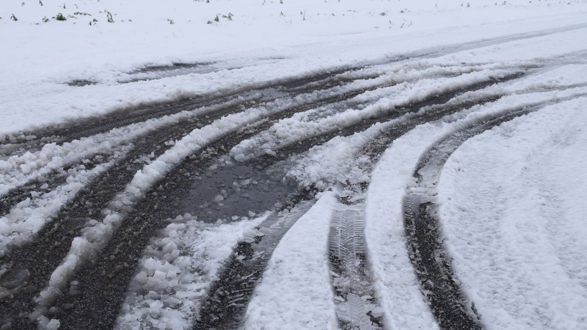 Call to take extra care following snow warning - News