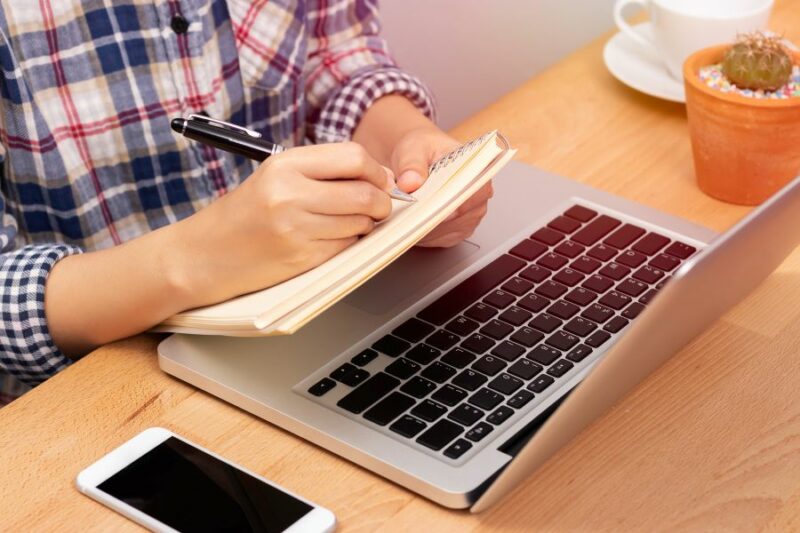 Taking notes with a laptop