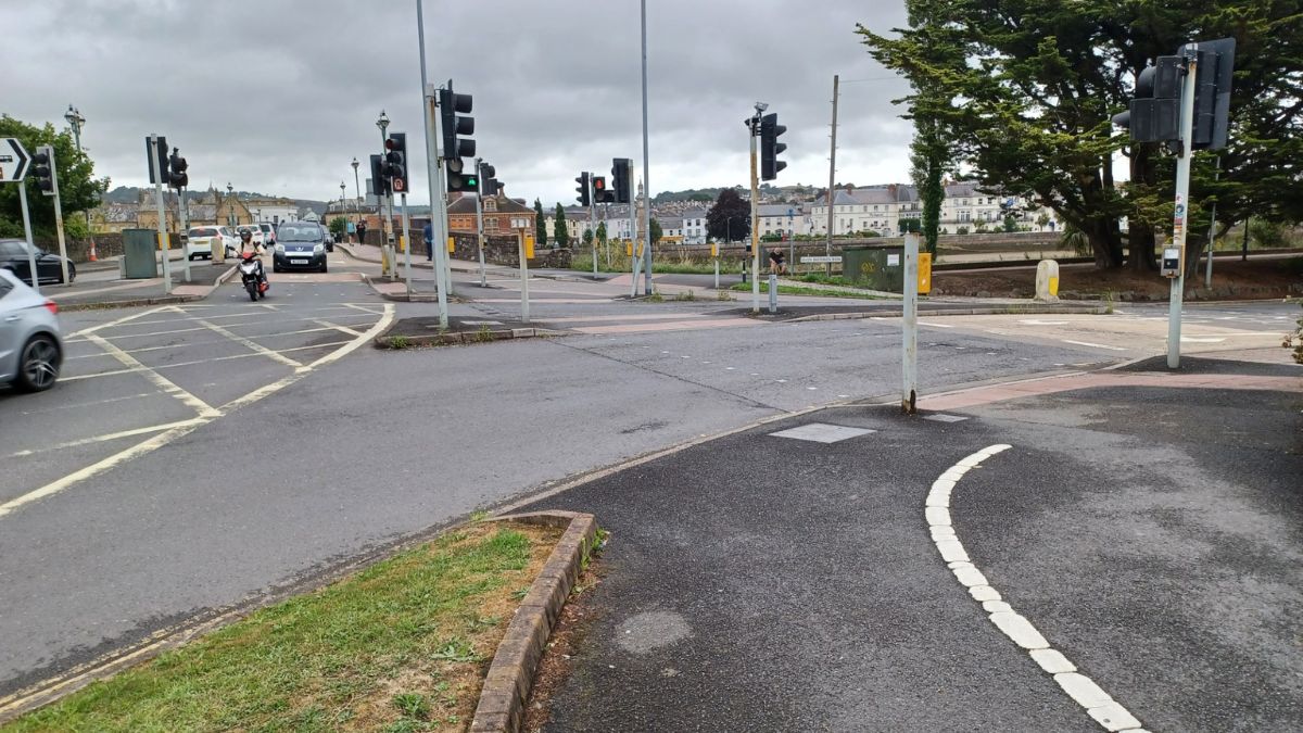Road layout at the A3125/Longbridge junction