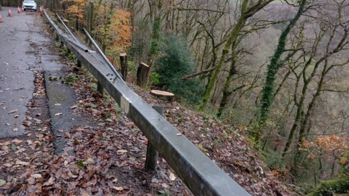 Damaged section of the B3212