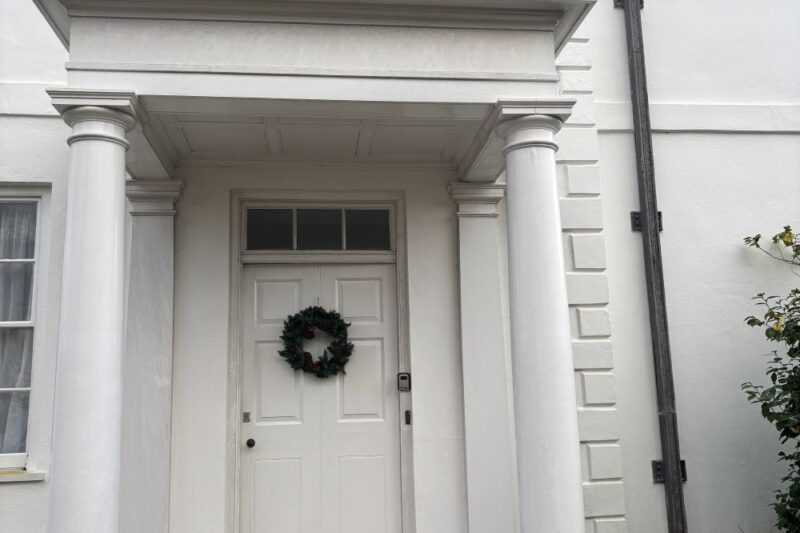 The entrance to the Bellair building