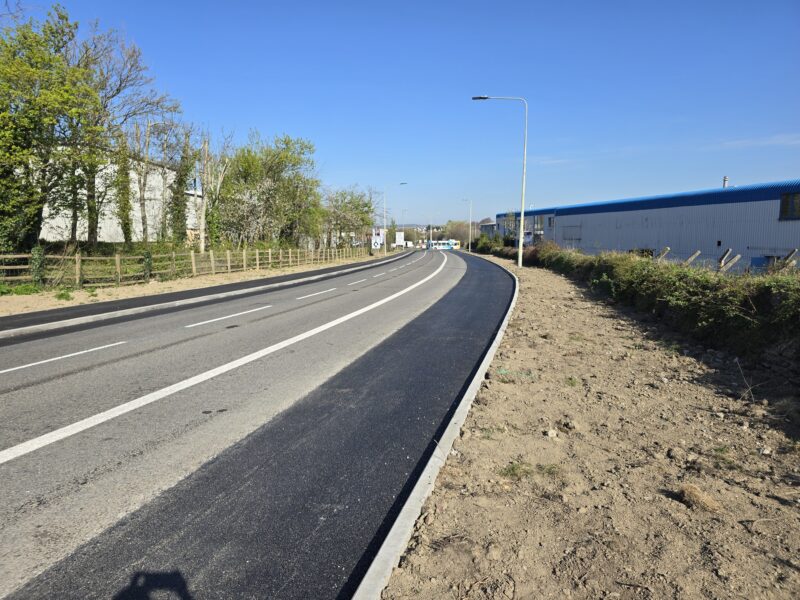 New bus lane along A3125.